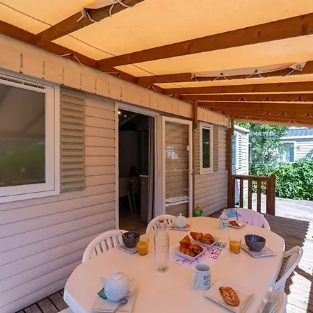 مكان تخييم Mobil-home Cosy Avec Terrasse - 5 Personnes - Api-1-52-822