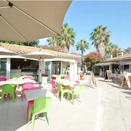 Mobil-home Cosy Avec Terrasse - 5 Personnes - Api-1-52-822 مكان تخييم آجد