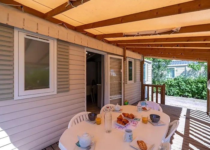 营地 Mobil-home Cosy Avec Terrasse - 5 Personnes - Api-1-52-822