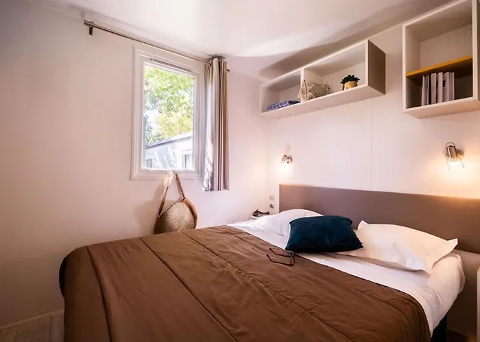 Mobil-home Cosy Avec Terrasse - 5 Personnes - Api-1-52-822 阿格德